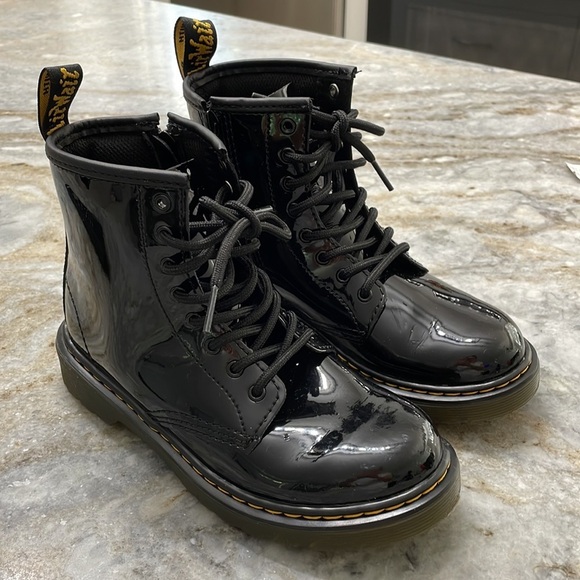 Dr. Martens YOUTH 1460 PATENT LEATHER LACE UP BOOTS size 2 - Picture 12 of 12